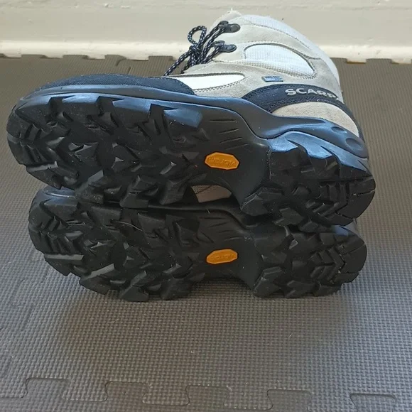 Women's 8.5 Scarpa Hiking Boots - Grey & Black - Picture 5 of 12